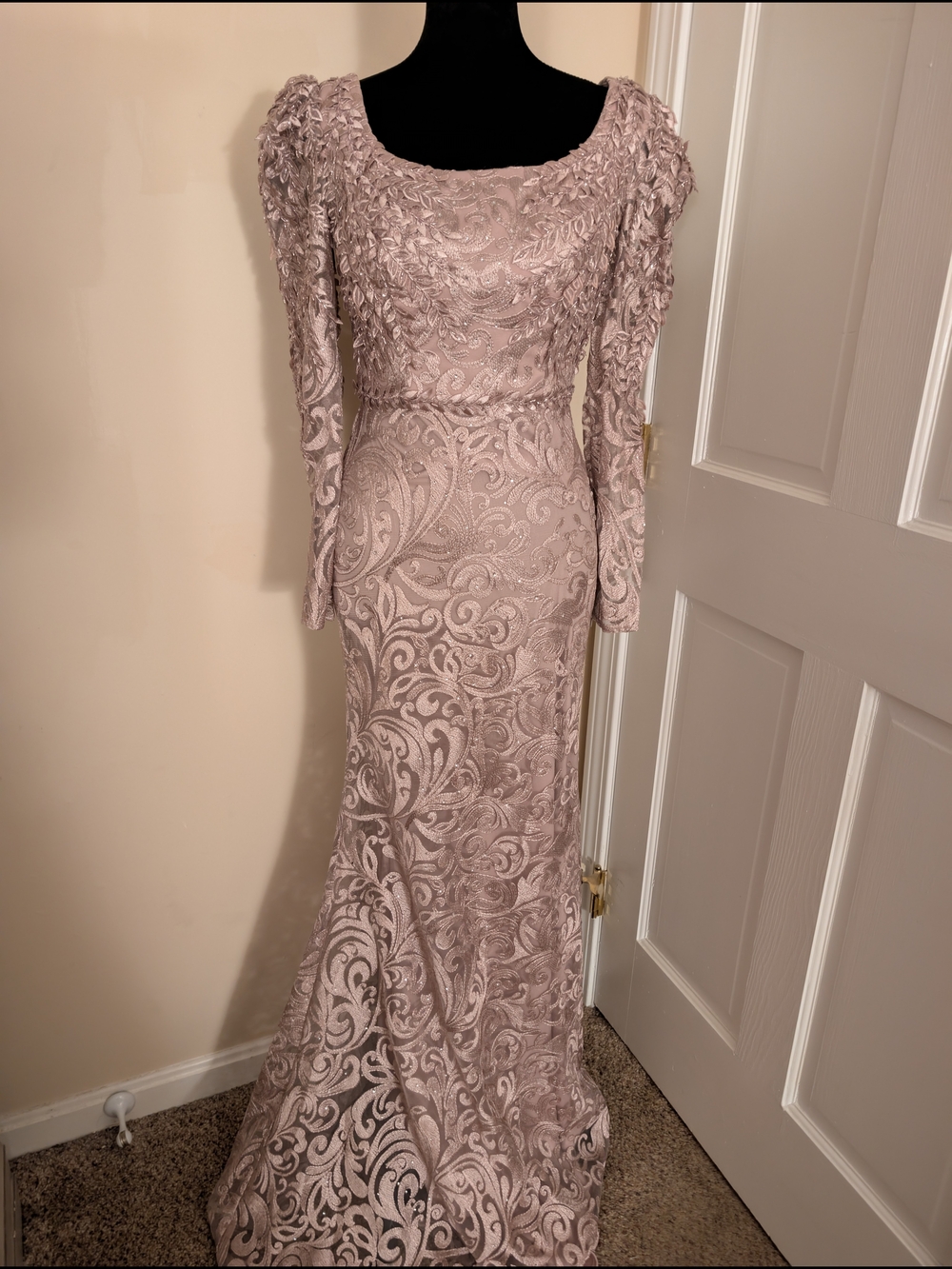 NWT Mac Duggal Embroidered Long Sleeve Evening Gown Dusty Rose Mauve Size 4 $698